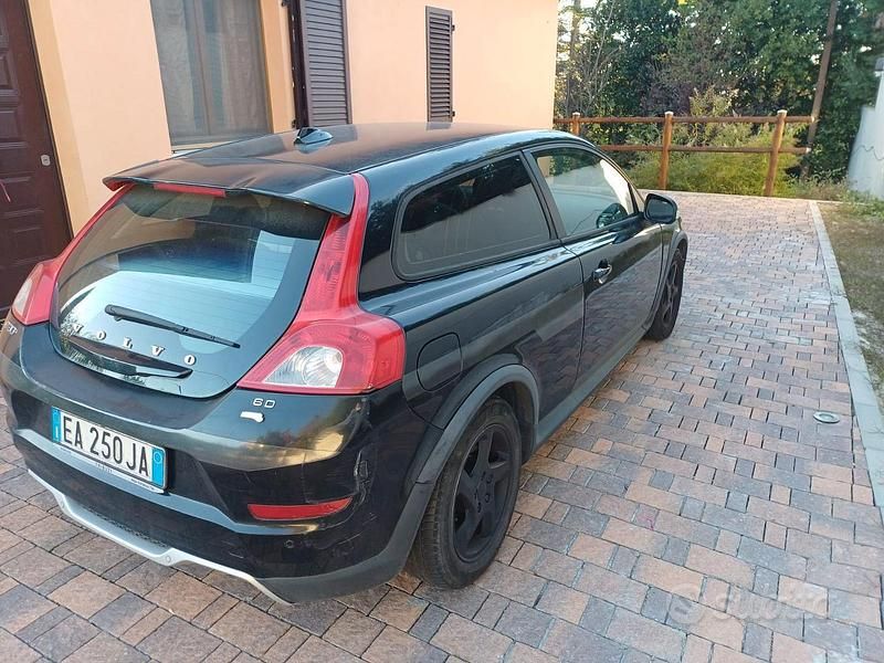 Usata Volvo C30 109 CV (80 kW) 2010 Nero Utilitaria