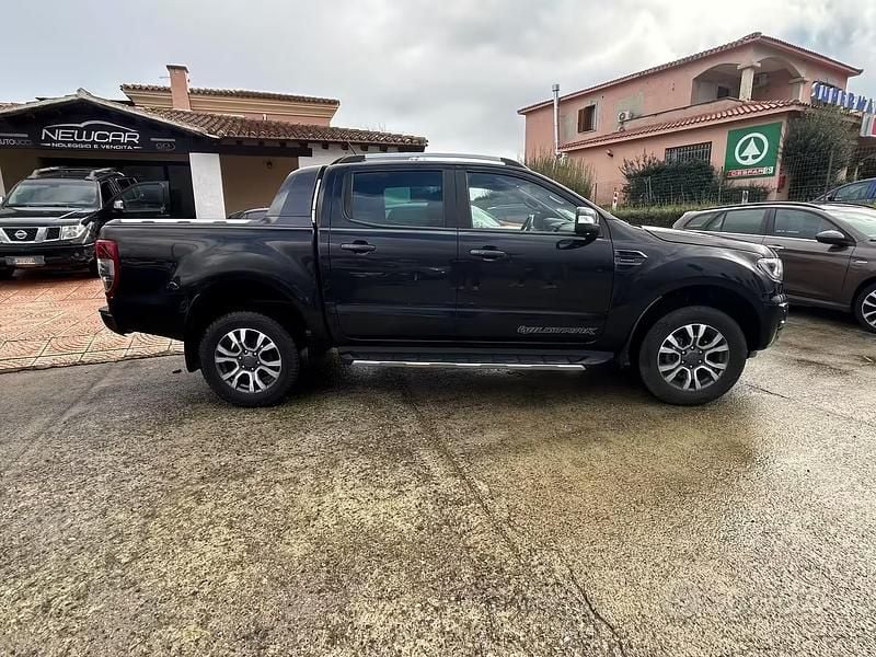 Begagnad Ford Ranger Wildtrack 170 HK (125 kW) 2022 Svart Pickup