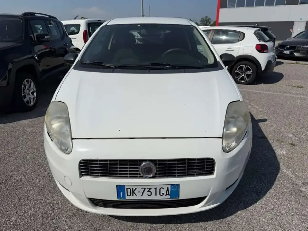 Usata Fiat Grande Punto Active 75 CV (55 kW) 2008 Bianco Utilitaria