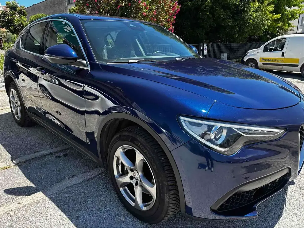 Usata Alfa Romeo Stelvio Super 201 CV (147 kW) 2018 Blu/azzurro SUV