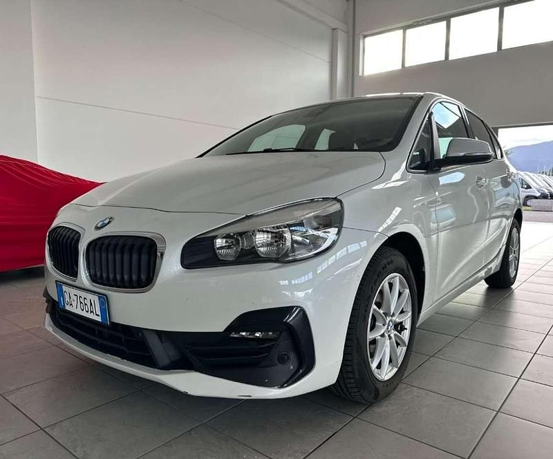 Bianco Usata 2019 BMW 218 Active Tourer Comfort Edition Monovolume | 16.000 € (Cara) - Immagine 1/4