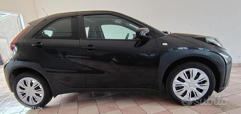 Usata Toyota Aygo X Trend 72 CV (52 kW) 2024 Nero SUV