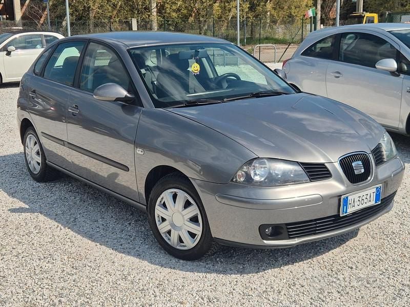 Usata Seat Ibiza 74 CV (54 kW) 2002 Grigio Utilitaria