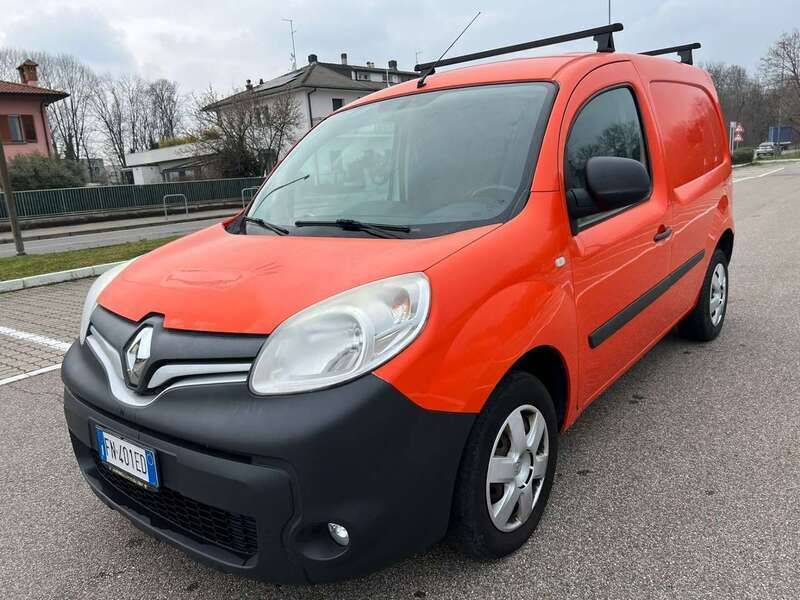 Usata Renault Kangoo Expression 82 CV (60 kW) 2003 Rosso Monovolume