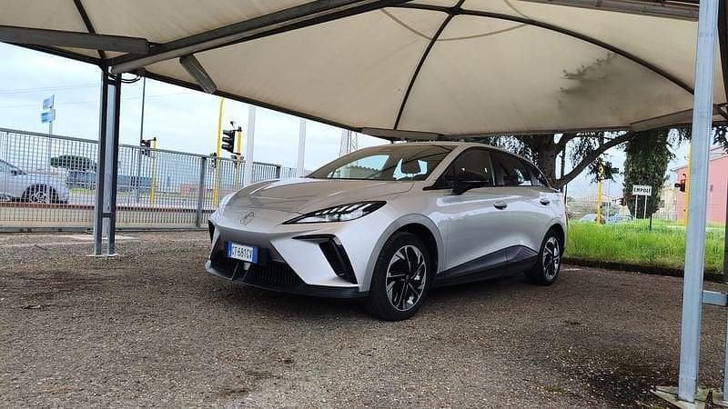 Usata MG MG4 EV 125 kW (170 CV) 2024 Bianco Utilitaria