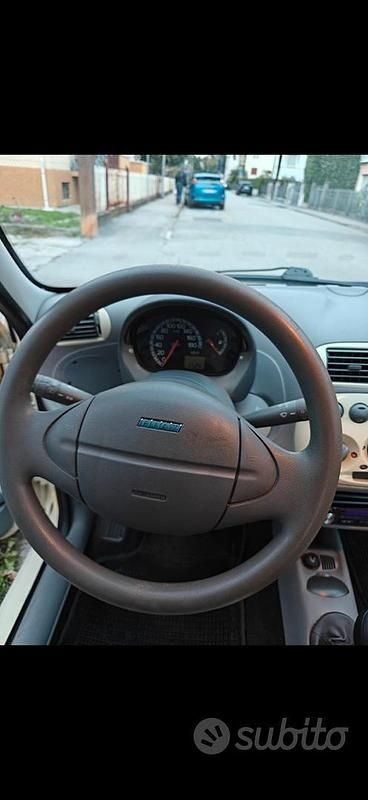 Usata Fiat 600 Anniversary 54 CV (39 kW) 2008 Bianco Berlina