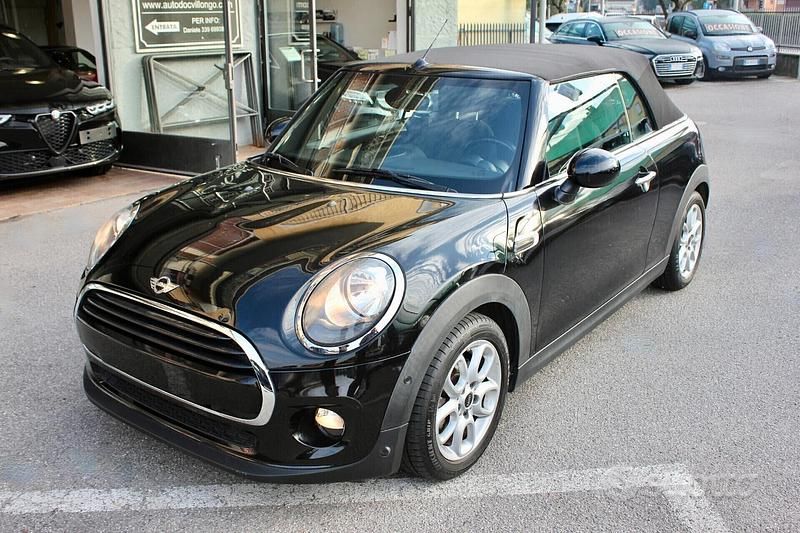 Usata Mini Cooper Cabriolet Sport 136 CV (100 kW) 2017 Nero Cabrio