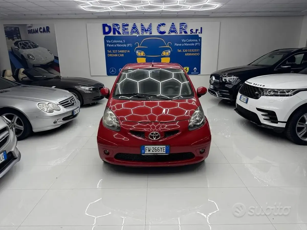 Usata Toyota Aygo 68 CV (50 kW) 2007 Rosso Utilitaria