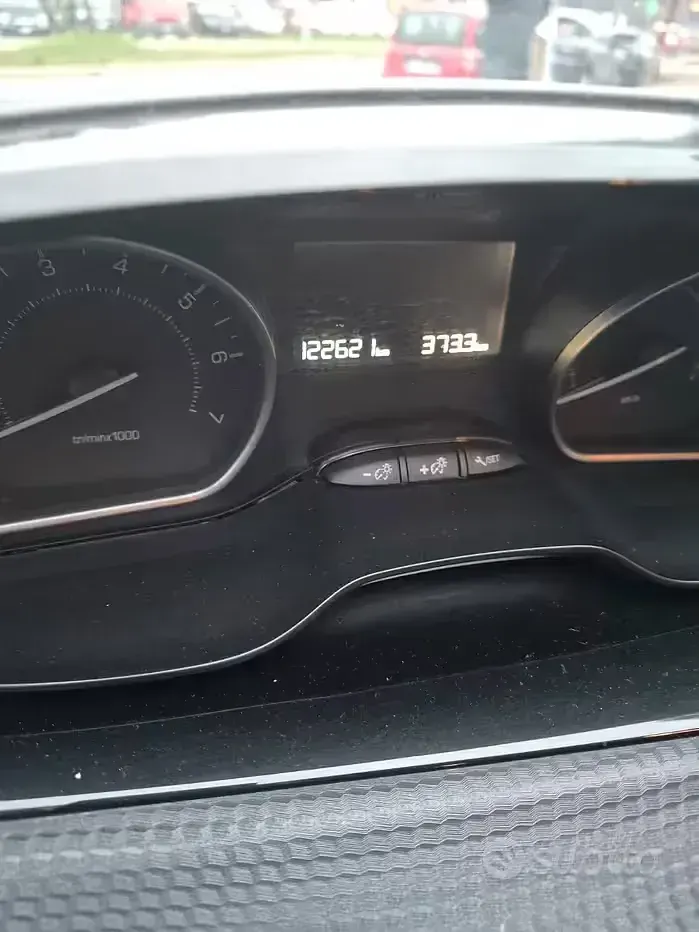 Usata Peugeot 2008 Allure 82 CV (60 kW) 2018 Grigio SUV