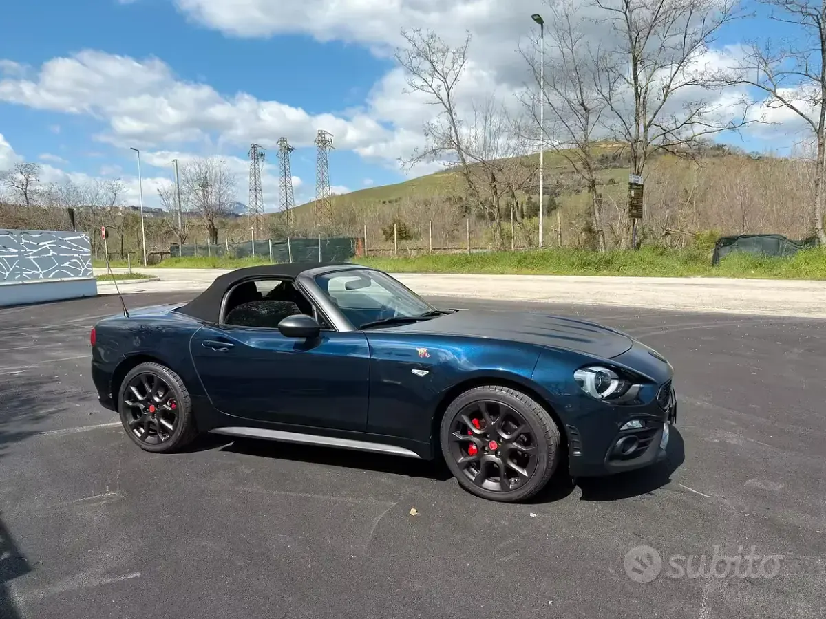 Gebraucht Abarth 124 Spider 170 PS (125 kW) 2019 Blau Cabrio