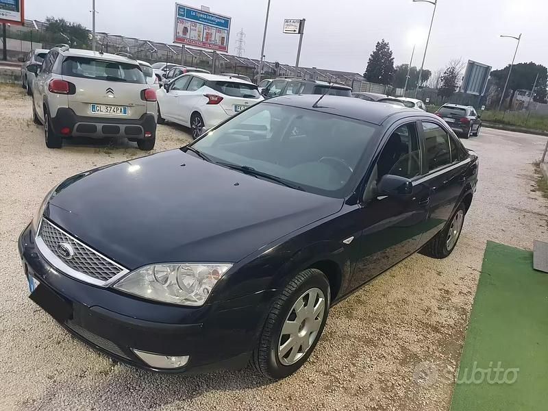 Begagnad Ford Mondeo 116 HK (85 kW) 2005 Blå Sedan