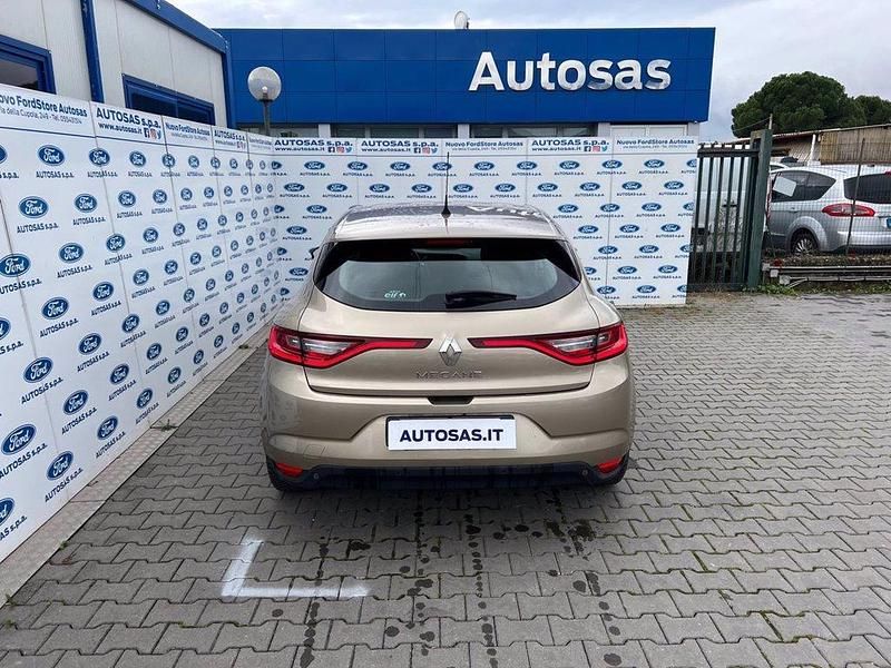 Usata Renault Mégane IV Zen 110 CV (80 kW) 2017 Beige metallizzato Berlina
