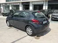 Usata Peugeot 208 Active 68 CV (50 kW) 2018 Nero Utilitaria