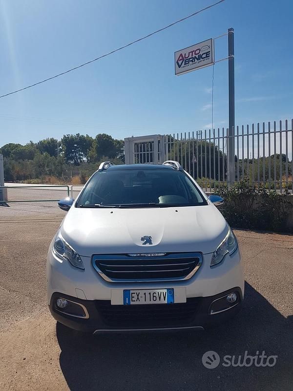 Bianco Usata 2014 Peugeot 2008 Allure SUV | 7900 € (Buon prezzo) - Immagine 1/4