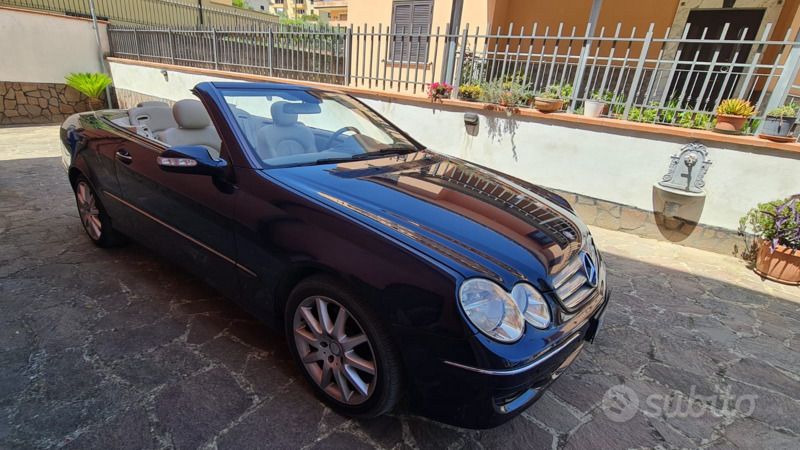 Usata Mercedes CLK200 193 CV (141 kW) 2007 Blu Cabrio