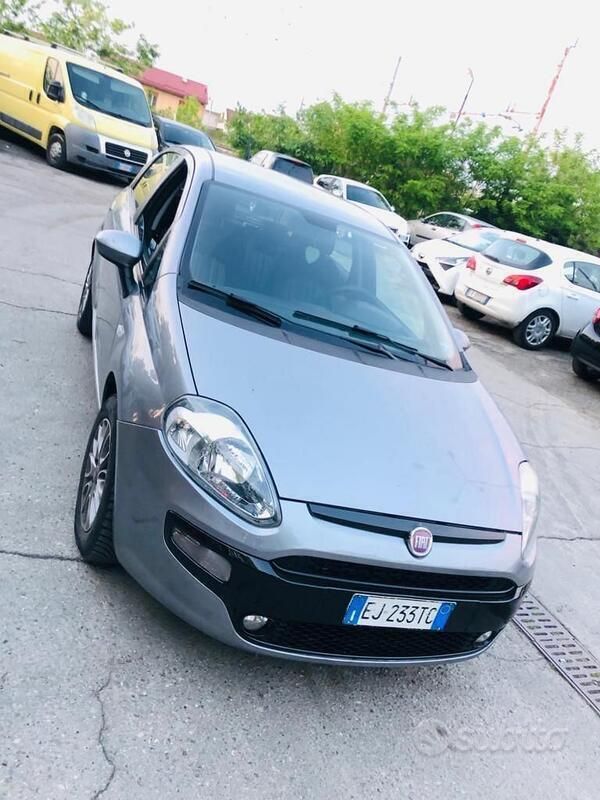 Usata Fiat Punto Evo 65 CV (47 kW) 2011 Grigio Utilitaria
