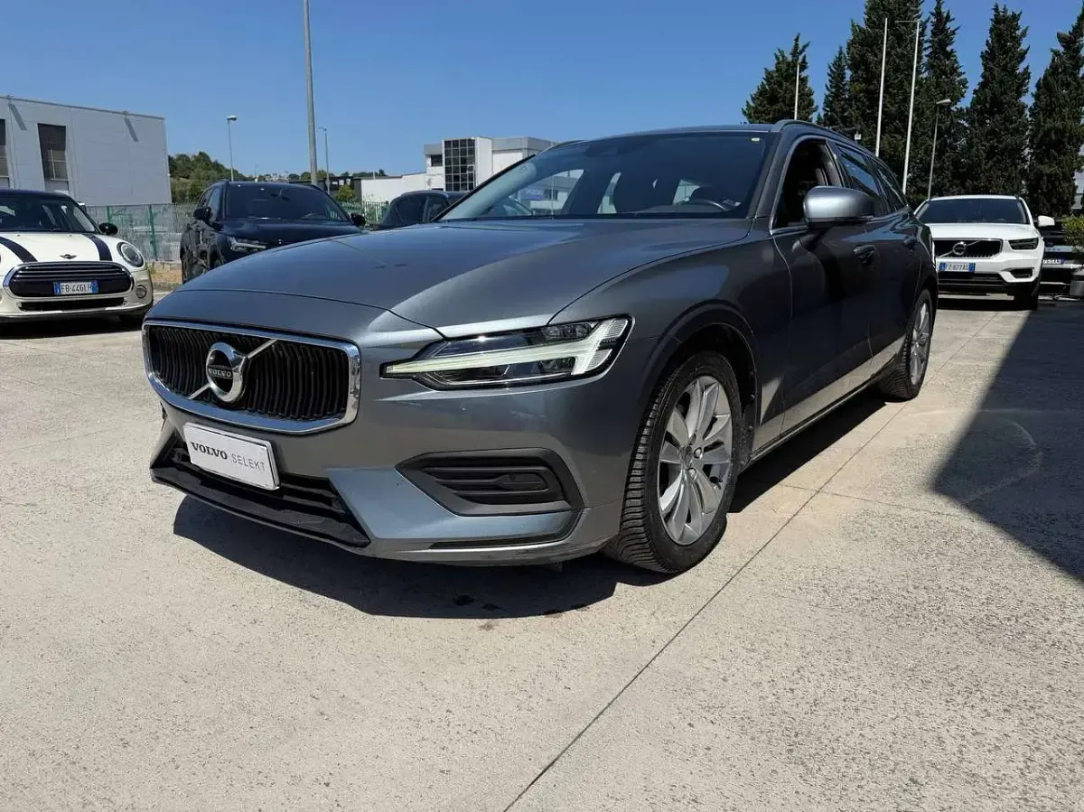 Usata Volvo V60 Business Edition 150 CV (110 kW) 2021 Grigio Station wagon