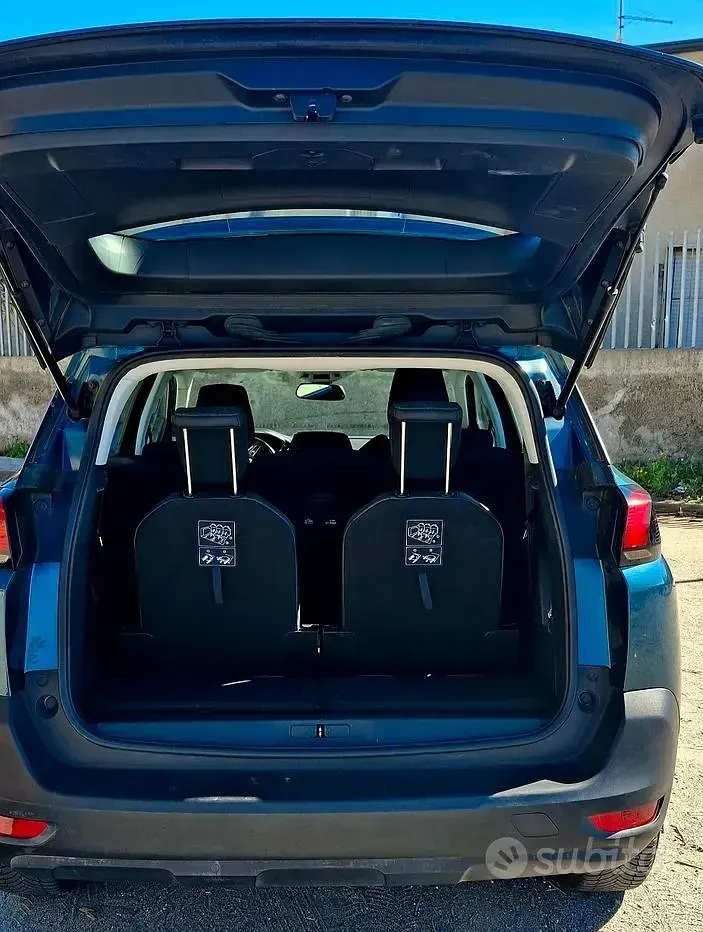 Usata Peugeot 5008 120 CV (88 kW) 2019 Verde SUV
