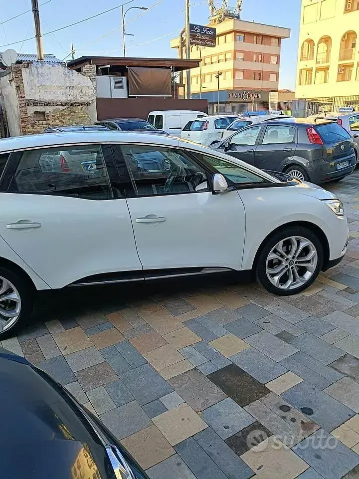 Usata Renault Scénic 110 CV (80 kW) 2017 Bianco Monovolume