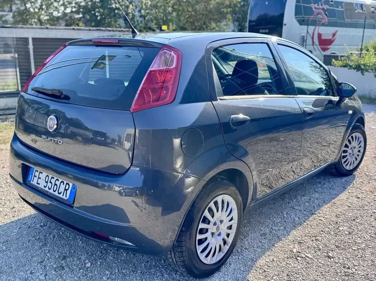 Usata Fiat Punto Street 77 CV (56 kW) 2016 Grigio Utilitaria