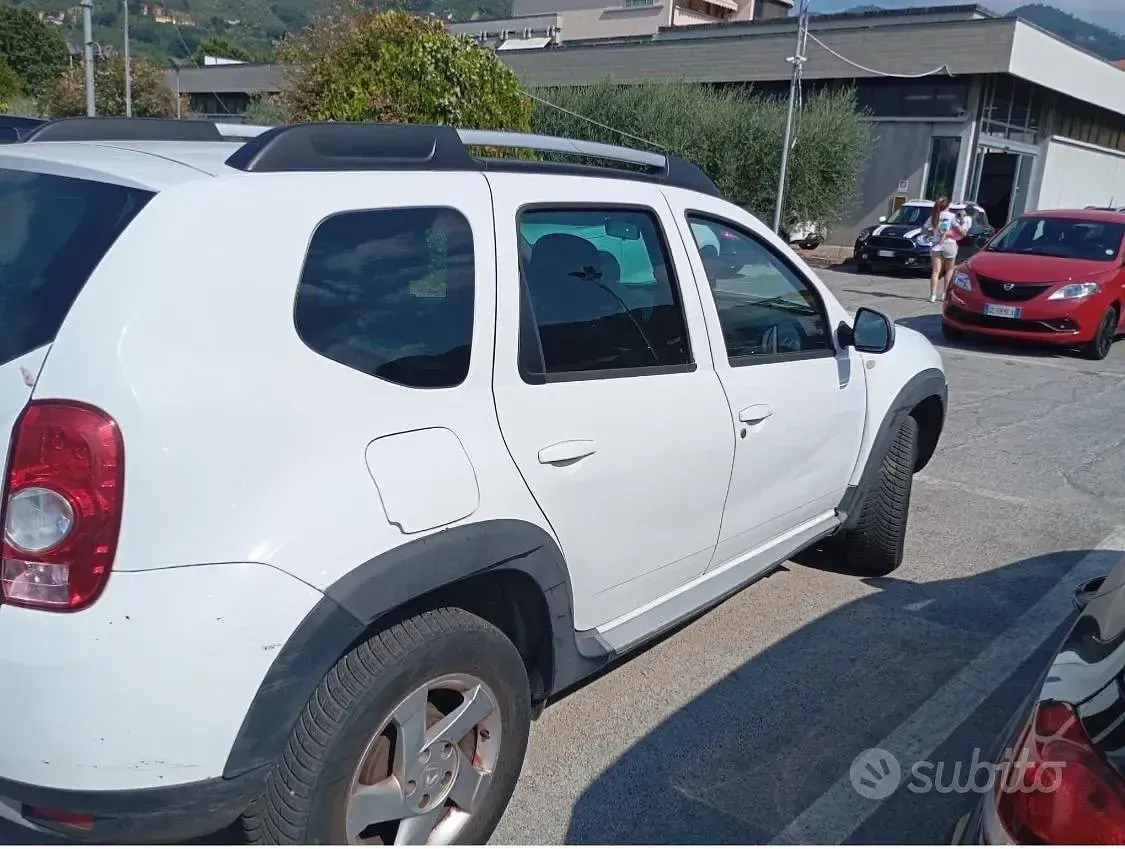 Usata Dacia Duster 105 CV (77 kW) 2011 Grigio SUV