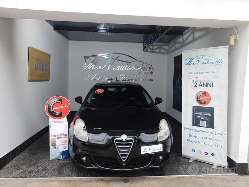 Marrone Usata 2013 Alfa Romeo Giulietta Distinctive Tre volumi | 4890 € (Buon prezzo) - Immagine 1/4