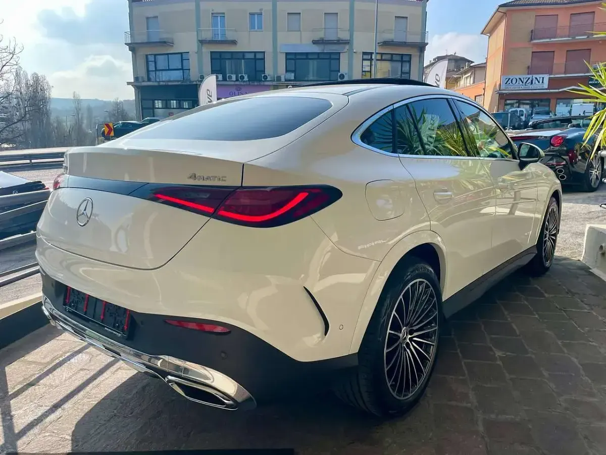 Usata Mercedes GLC200 AMG Line Premium Plus 163 CV (119 kW) 2025 Bianco polare SUV