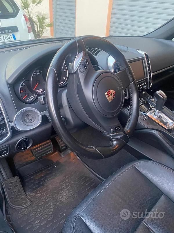 Usata Porsche Cayenne 2012 Nero SUV