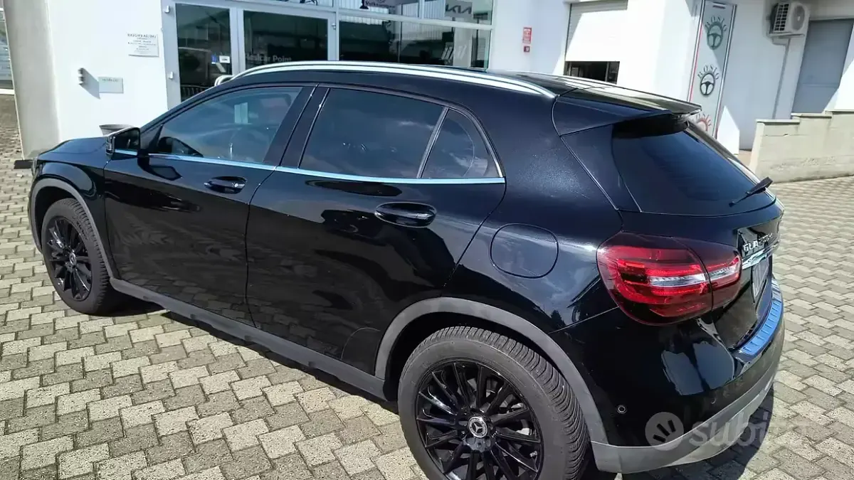 Usata Mercedes GLA200 Executive 136 CV (100 kW) 2018 Nero SUV
