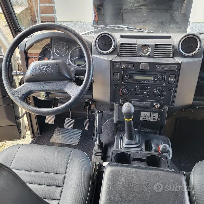 Usata Land Rover Defender 122 CV (89 kW) 2007 Bianco