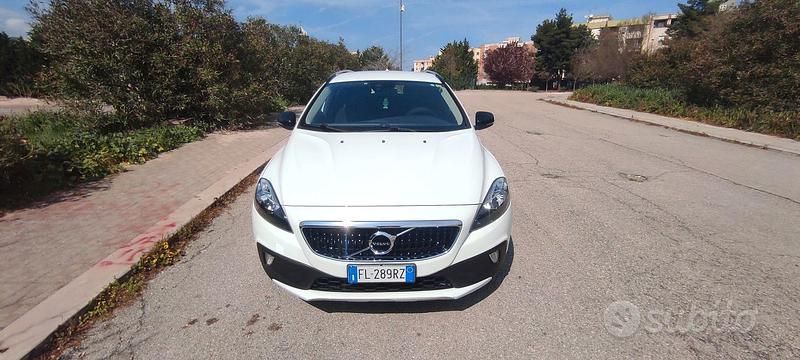 Usata Volvo V40 2017 Bianco Berlina