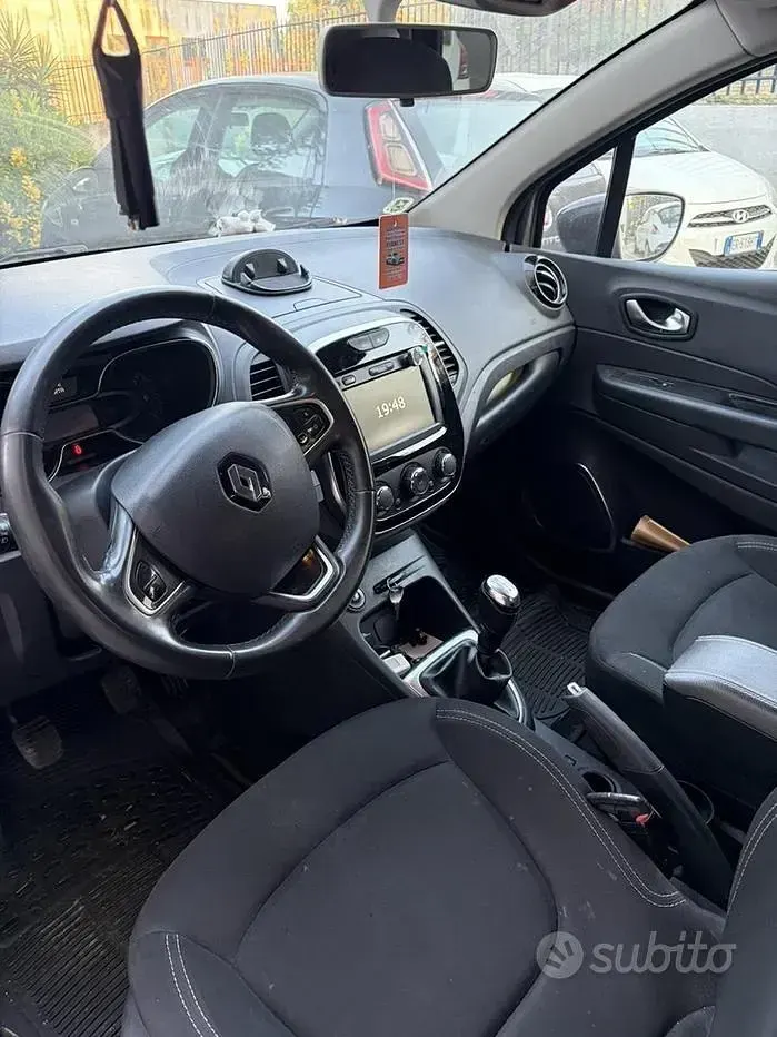Usata Renault Captur 90 CV (66 kW) 2019 Grigio SUV