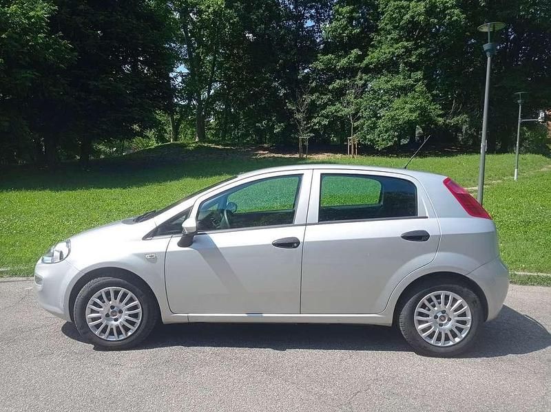 Usata Fiat Punto Easy 95 CV (69 kW) 2017 Utilitaria