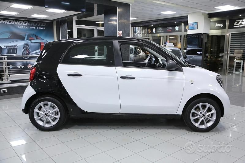 Usata Smart ForFour 71 CV (52 kW) 2016 Bianco Utilitaria