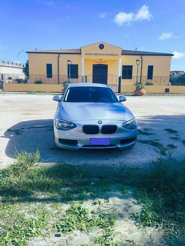 Grigio Usata 2014 BMW 114 Due volumi | 8000 € (Buon prezzo) - Immagine 1/3