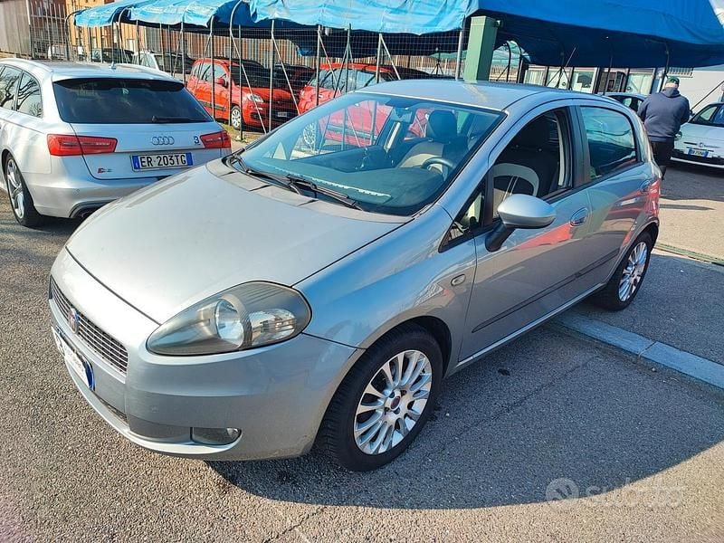 Usata Fiat Grande Punto 65 CV (47 kW) 2009 Grigio Utilitaria