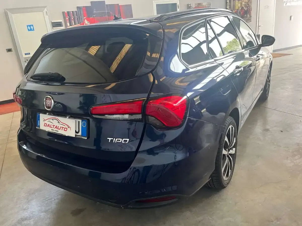 Usata Fiat Tipo Business 120 CV (88 kW) 2017 Blu scuro metallizzato Station wagon