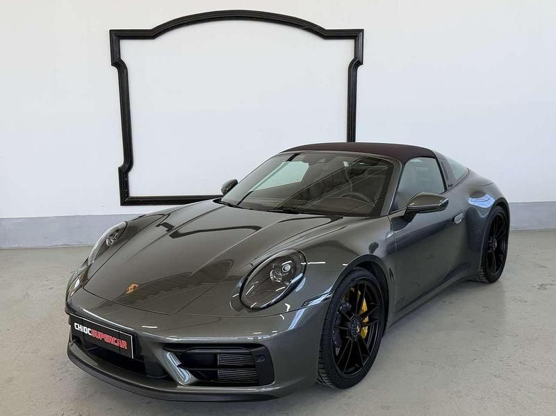 Usata Porsche 992 480 CV (353 kW) 2022 Grigio Cabrio