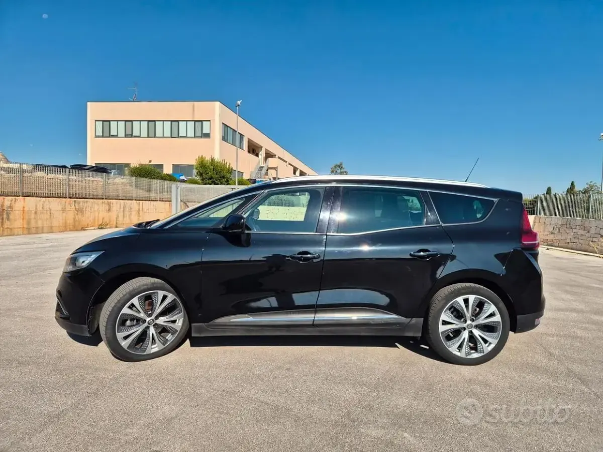 Usata Renault Scénic III Zen 110 CV (80 kW) 2017 Nero Monovolume