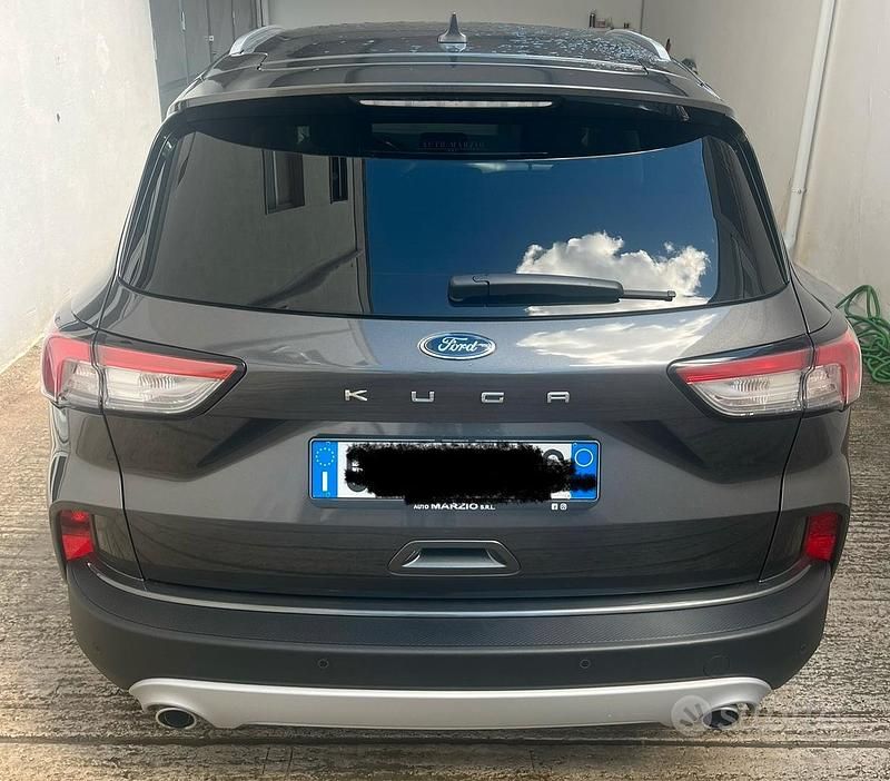 Usata Ford Kuga 120 CV (88 kW) 2021 Grigio SUV