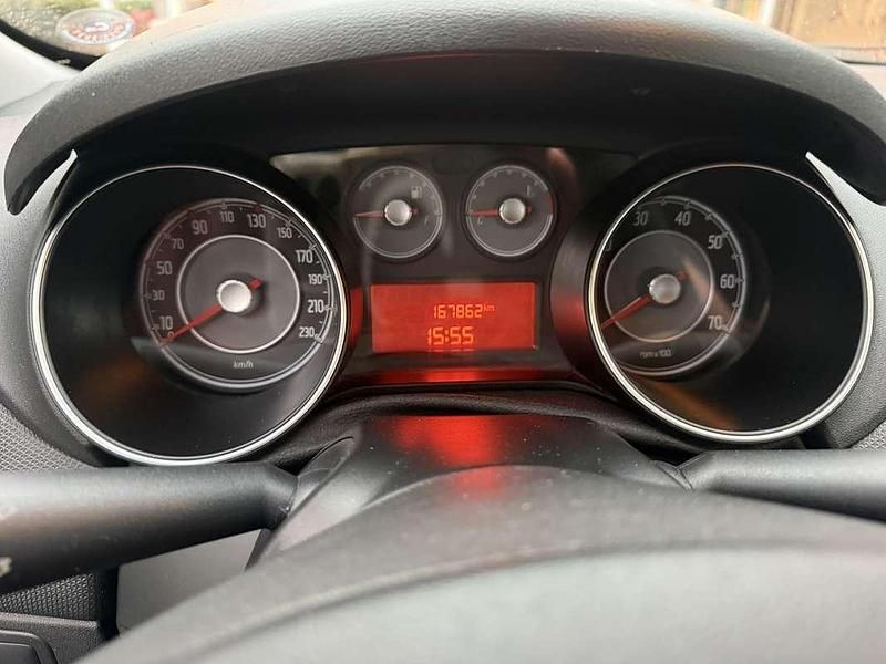 Usata Fiat Grande Punto 77 CV (56 kW) 2012 Utilitaria