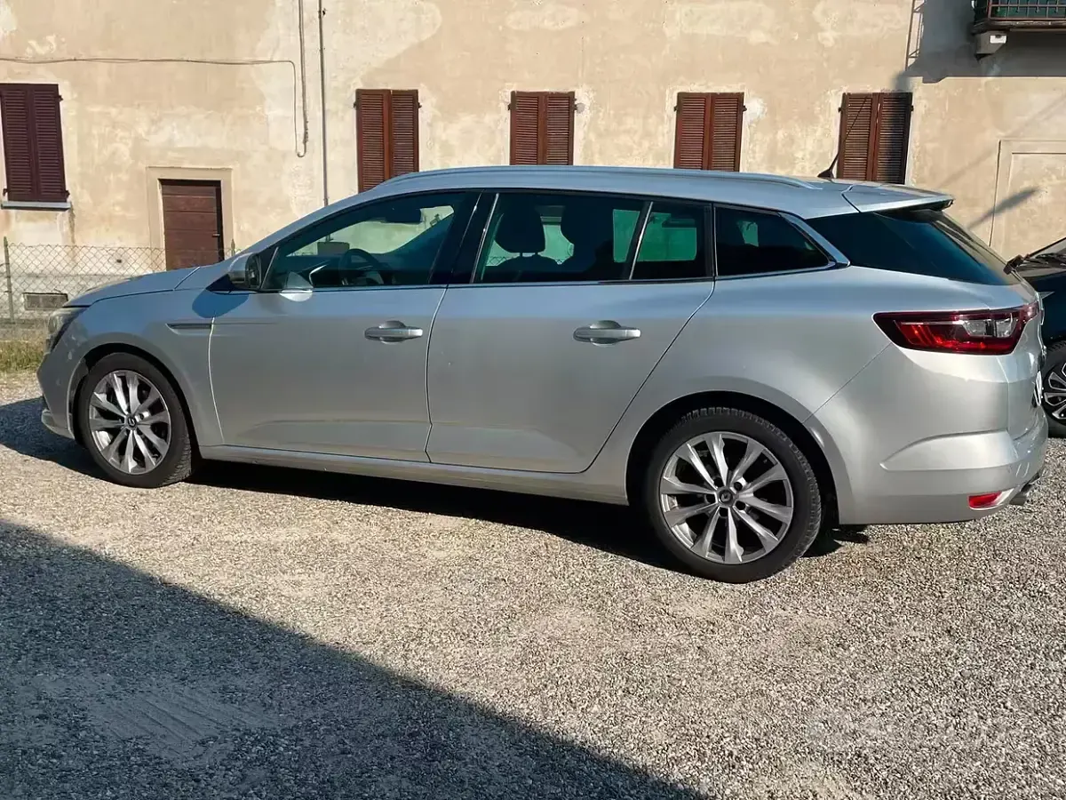 Usata Renault Mégane GrandTour 110 CV (80 kW) 2017 Grigio Station wagon