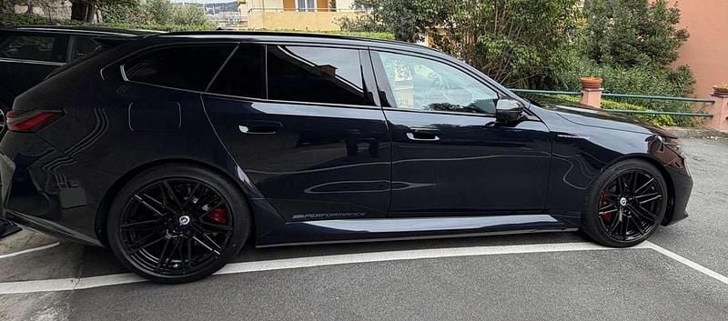 Usata BMW M5 Performance 585 CV (430 kW) 2025 Nero Station wagon