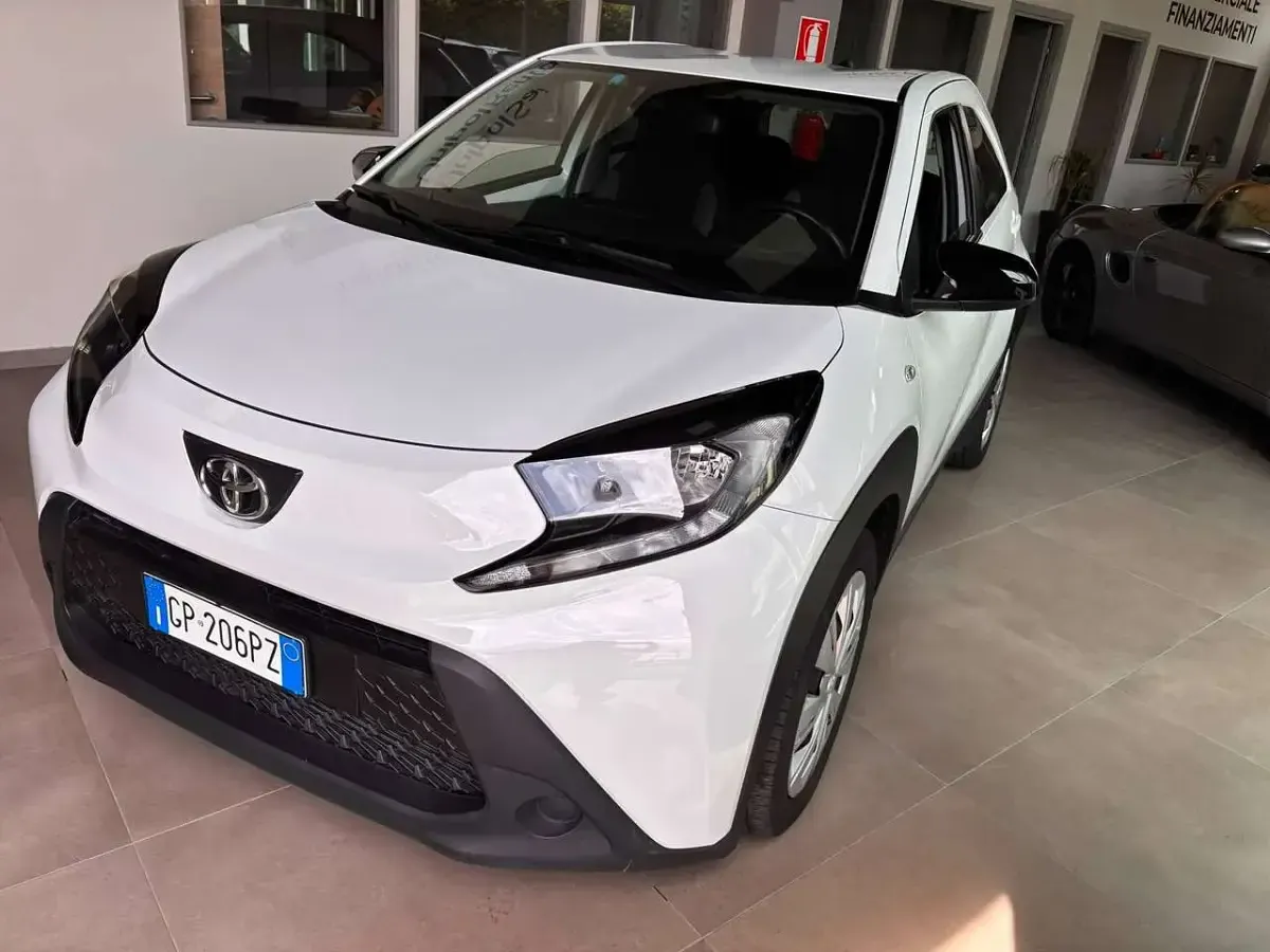 Usata Toyota Aygo X Trend 72 CV (52 kW) 2023 Bianco SUV