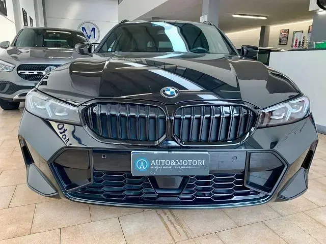 Usata BMW 320e M Sport 190 CV (139 kW) 2024 Nero Station wagon