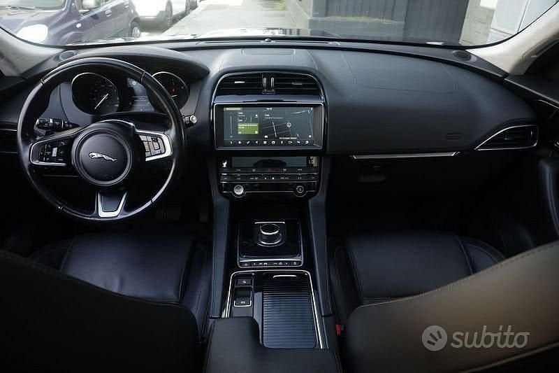 Usata Jaguar F-Pace Prestige 180 CV (132 kW) 2020 Nero SUV