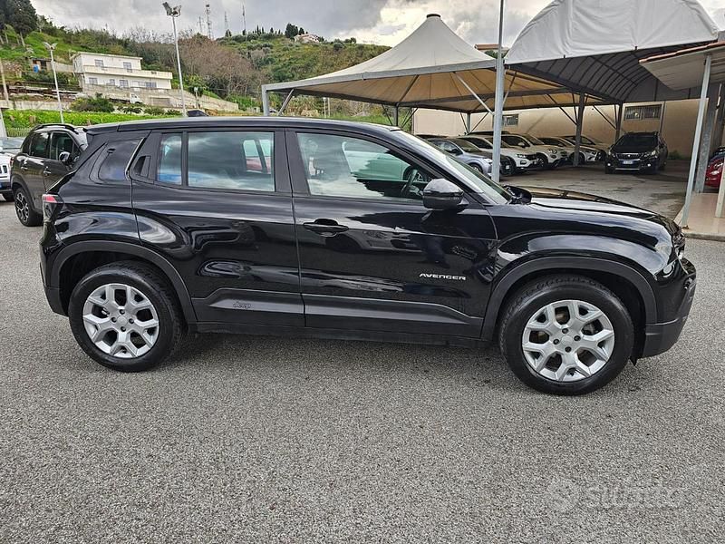 Usata Jeep Avenger Altitude 100 CV (73 kW) 2023 Nero SUV