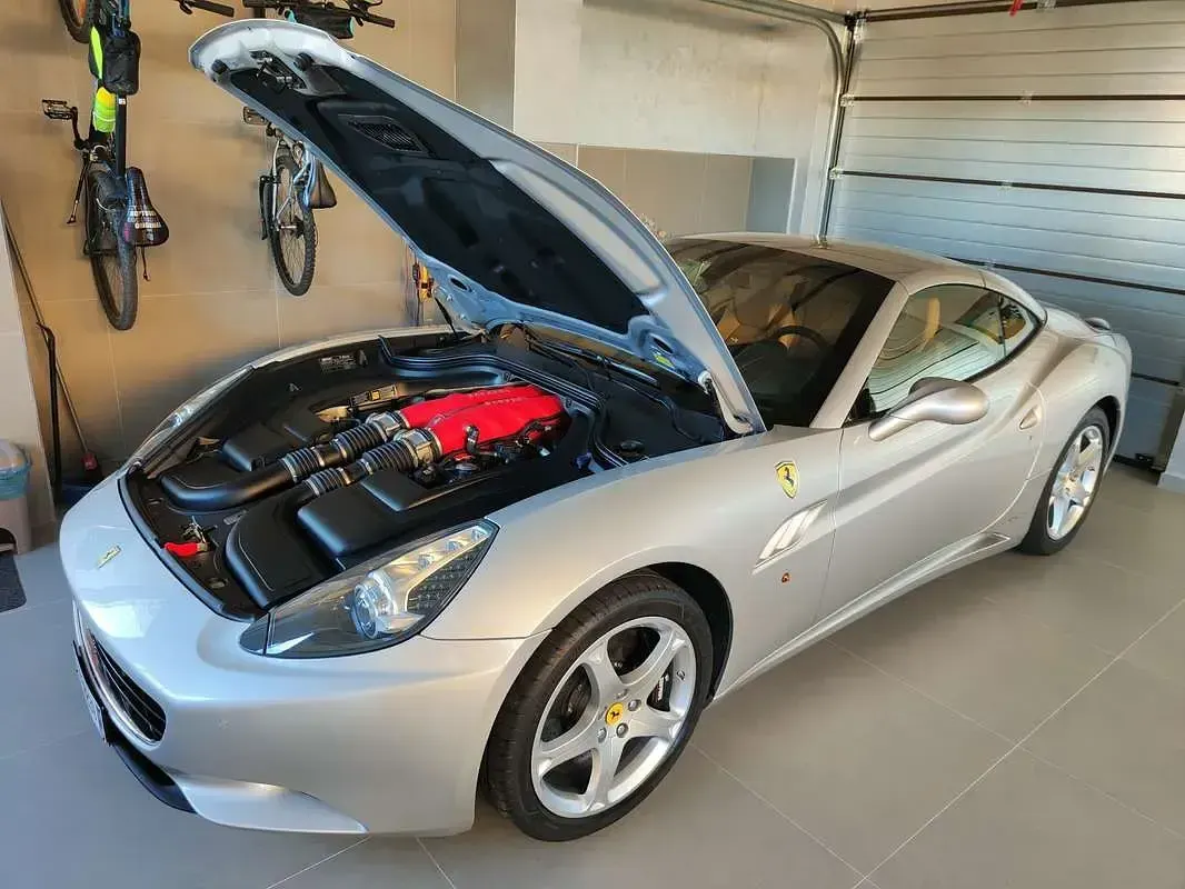 Usata Ferrari California 460 CV (338 kW) 2010 Cabrio