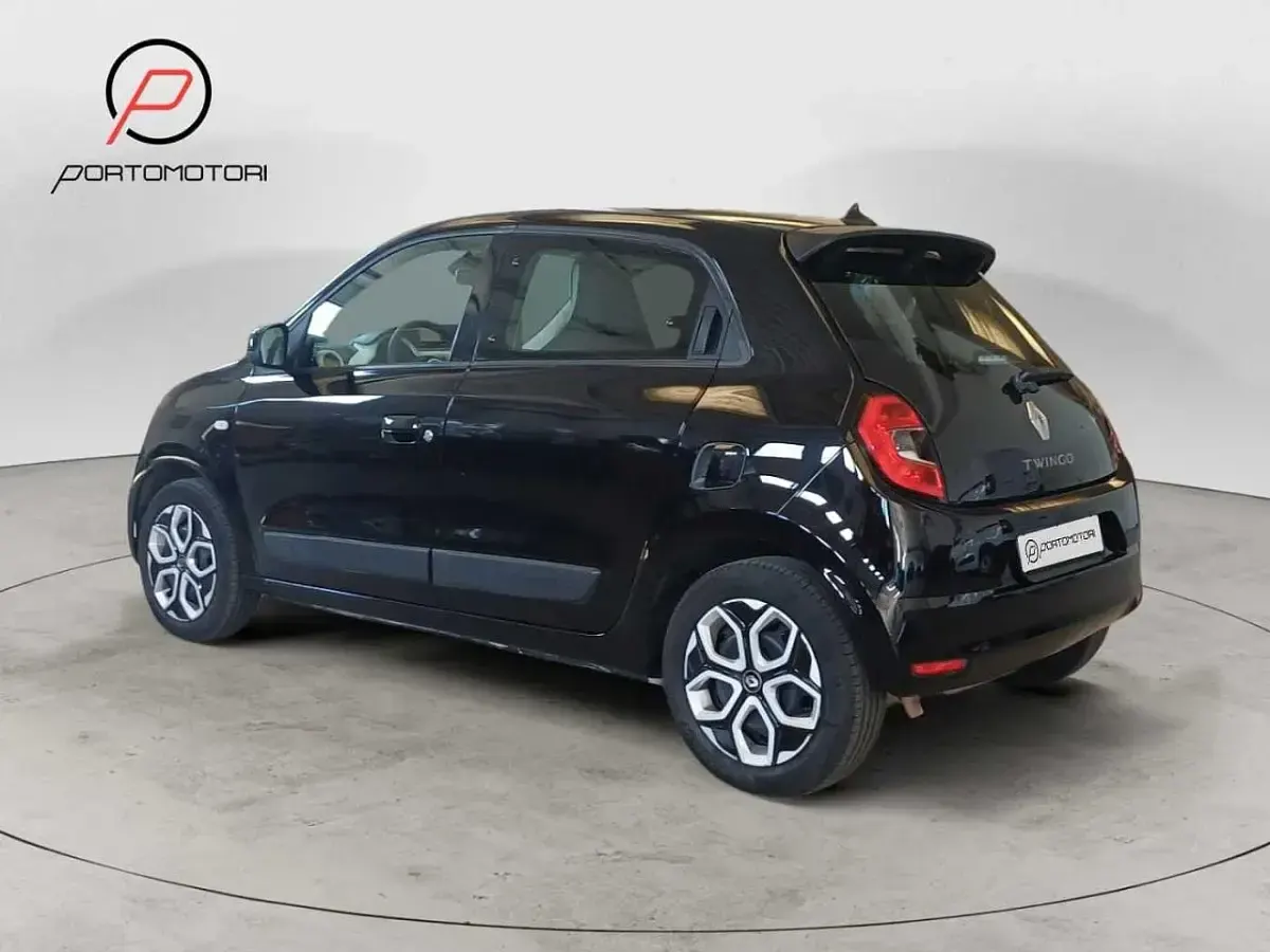 Usata Renault Twingo SE 65 CV (47 kW) 2024 Nero Utilitaria
