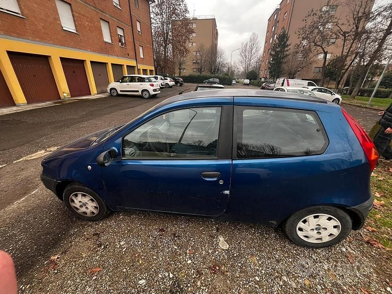 Usata Fiat Punto 2000 Blu Utilitaria